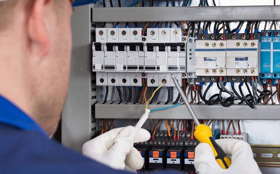 recherche travail électricien bâtiment Paris 18