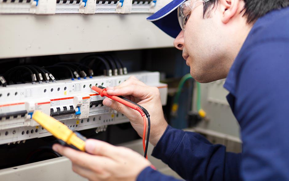 monteur électricien La Chapelle-Gauthier